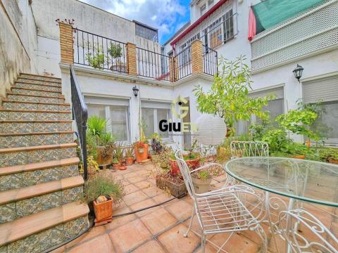 Piso en venta en Ciudad Monumental